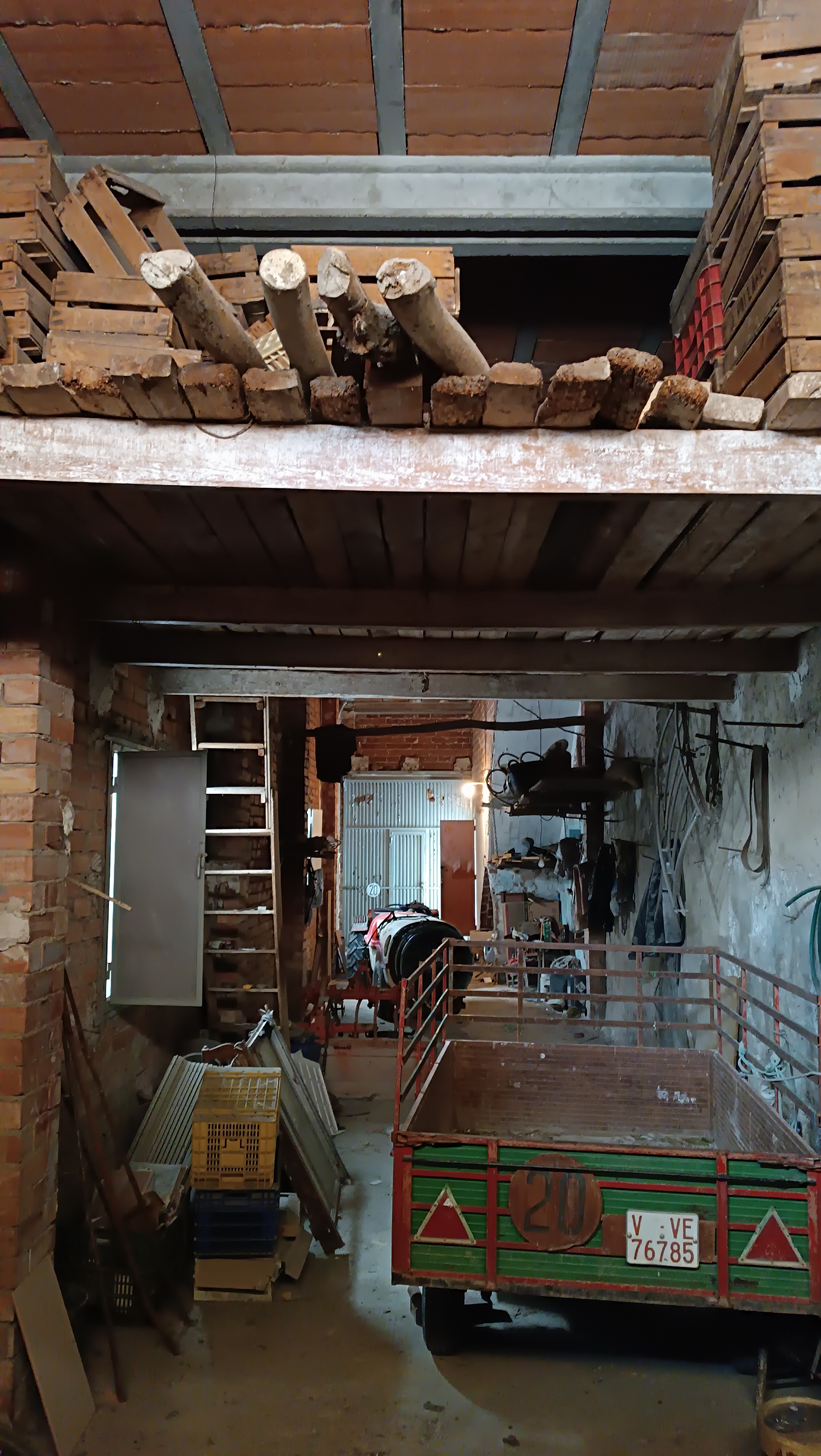 Nedervåning- Högt i tak